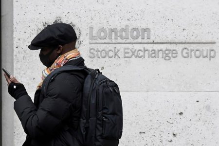 U.K. stocks lower at close of trade; Investing.com United Kingdom 100 down 0.21%