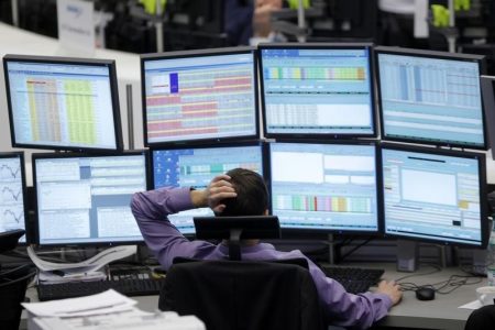 Canada stocks lower at close of trade; S&P/TSX Composite down 0.90%