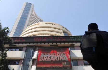 India stocks lower at close of trade; Nifty 50 down 0.32%