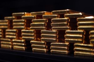 Gold prices pressured by strong dollar; copper falls further