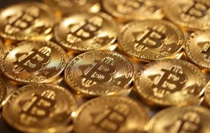 BlackRock says diversify your portfolio with gold and bitcoin